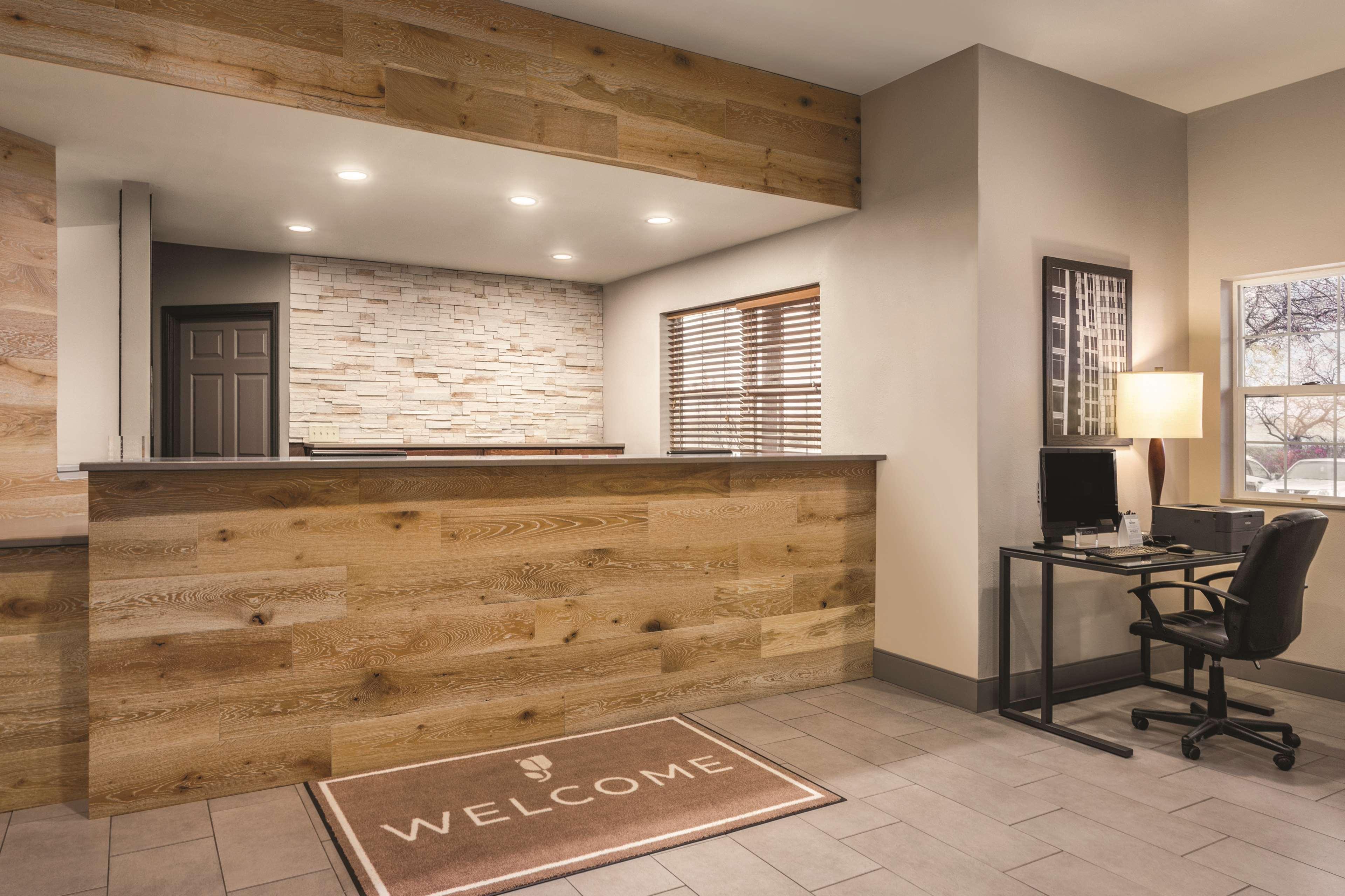 Country Inn & Suites By Radisson, Dakota Dunes, Sd מראה חיצוני תמונה