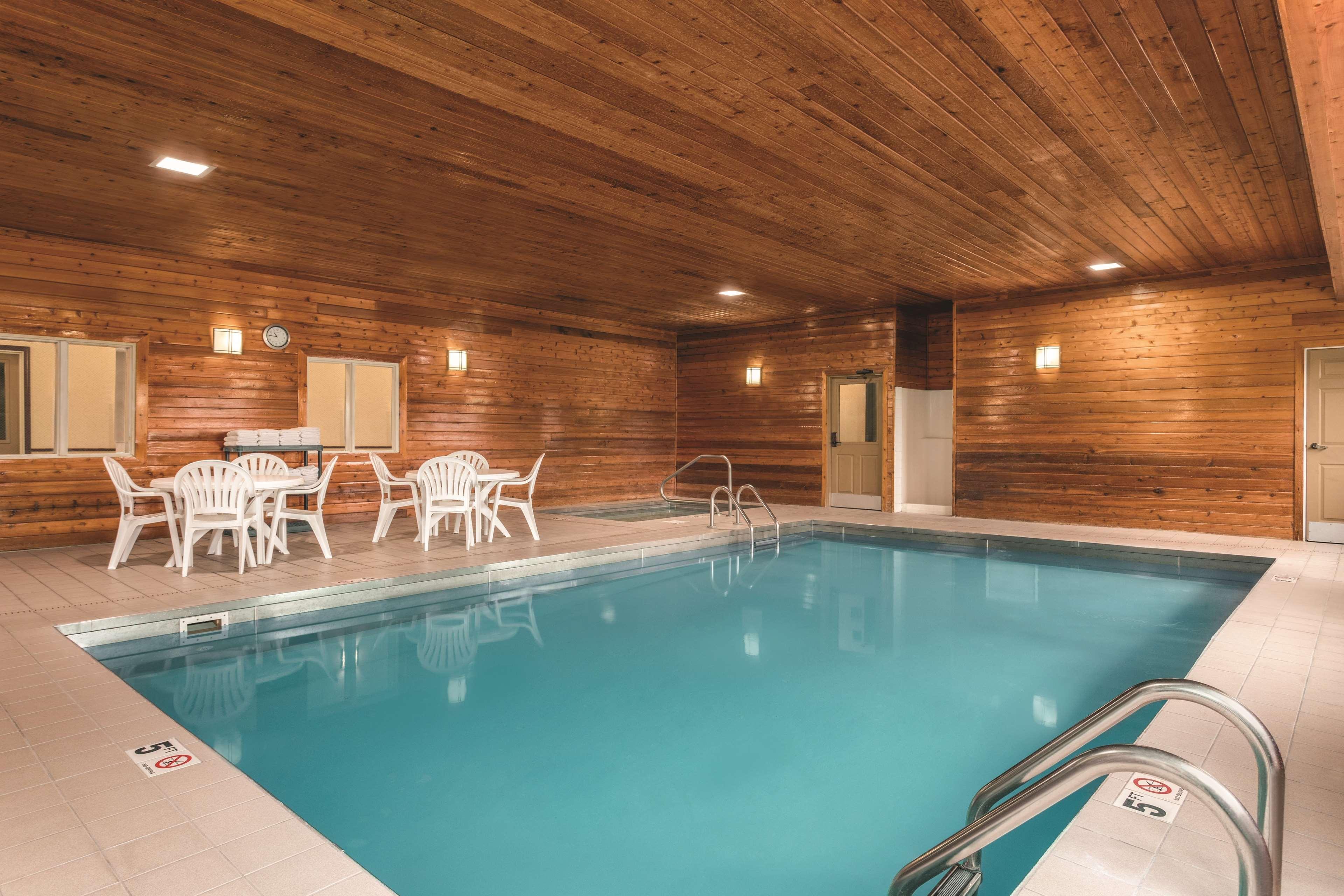 Country Inn & Suites By Radisson, Dakota Dunes, Sd מראה חיצוני תמונה